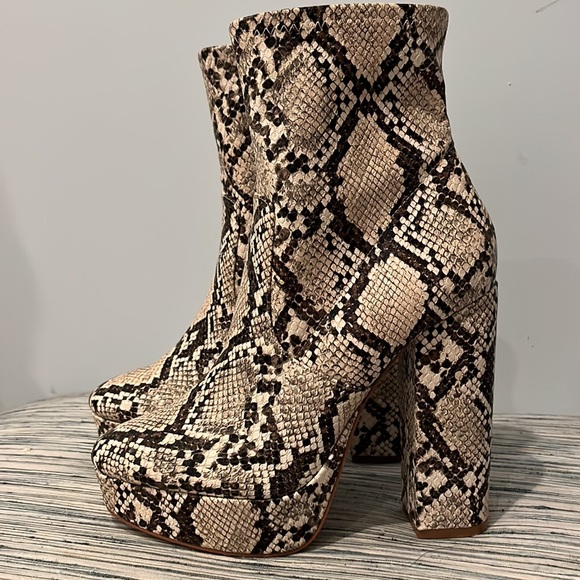 Aldo Shoes - Aldo Snake Chunk Platform -Snake